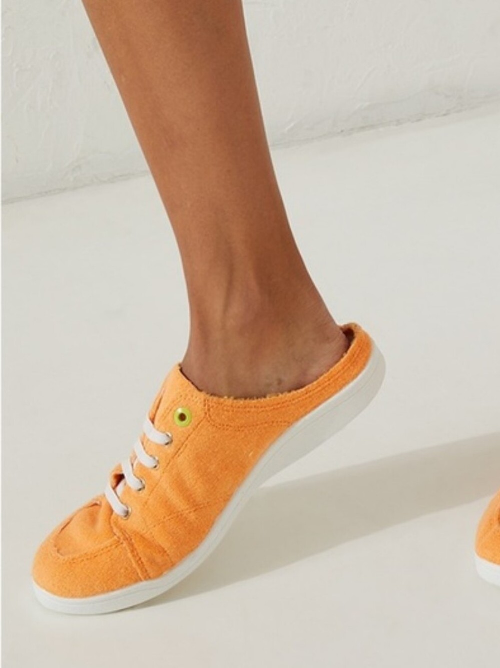 Vionic Beach Breeze Sz 7.5 Wide Terry Slip On Mule Sneaker Orange Marigold 7.5W